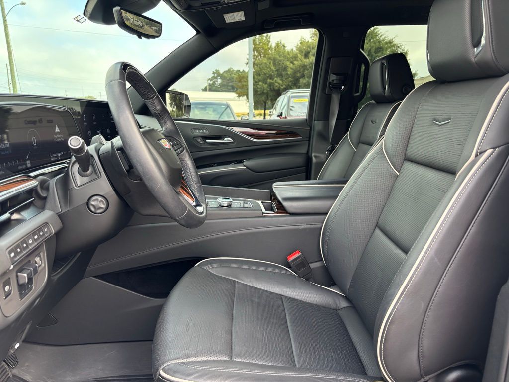 2023 Cadillac Escalade ESV Premium Luxury photo 5