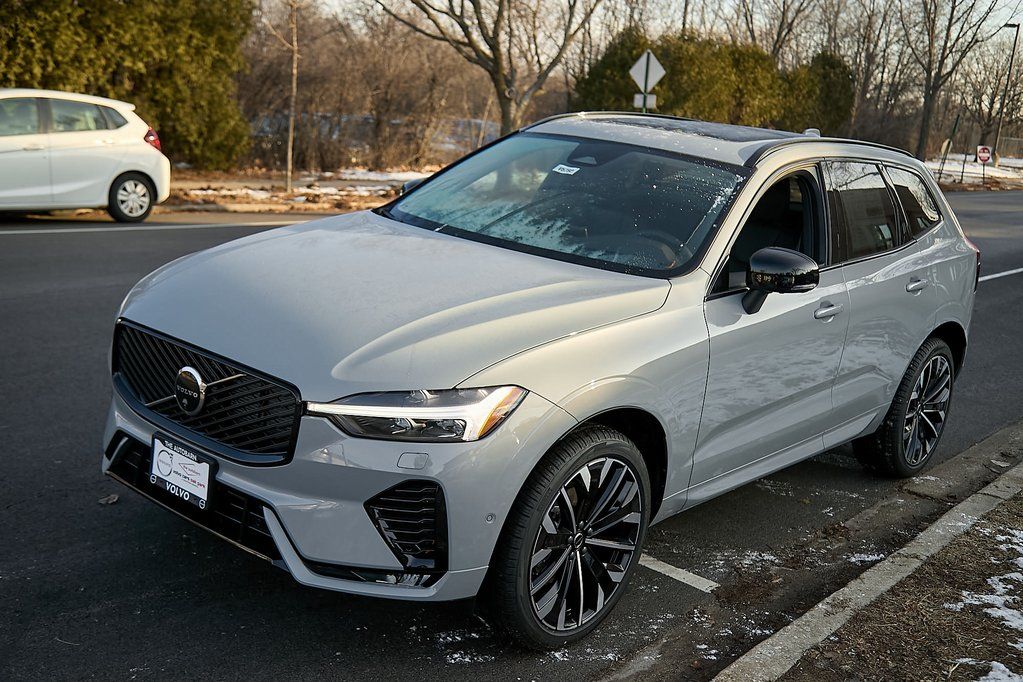 2026 VOLVO XC60 - Image 6