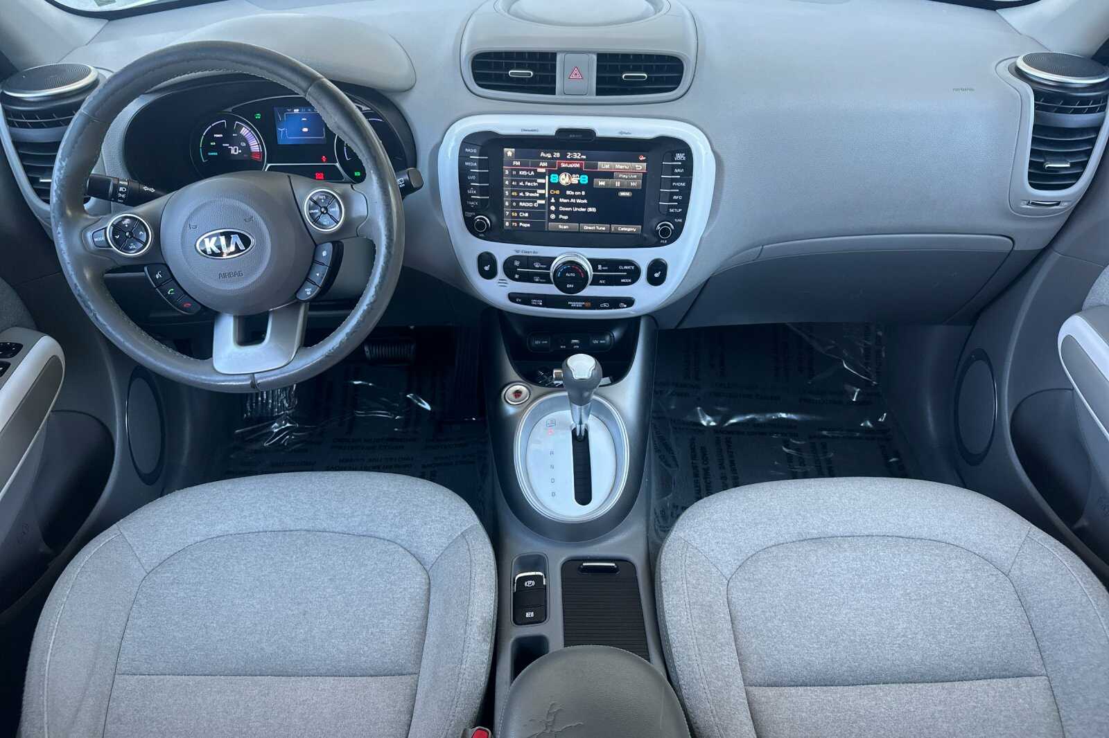 2015 Kia Soul EV Base photo 13