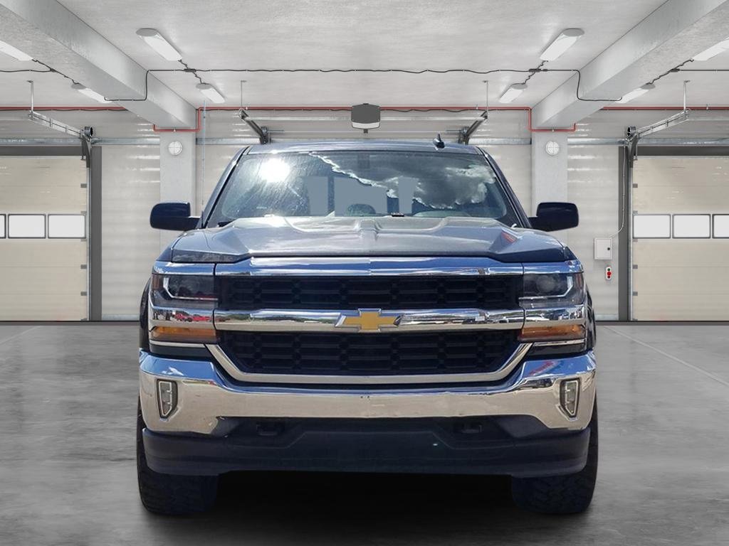 2017 Chevrolet Silverado 1500 LT photo 2