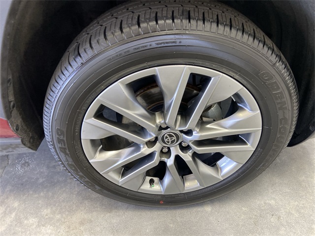 2023 Toyota RAV4 XLE Premium photo 19