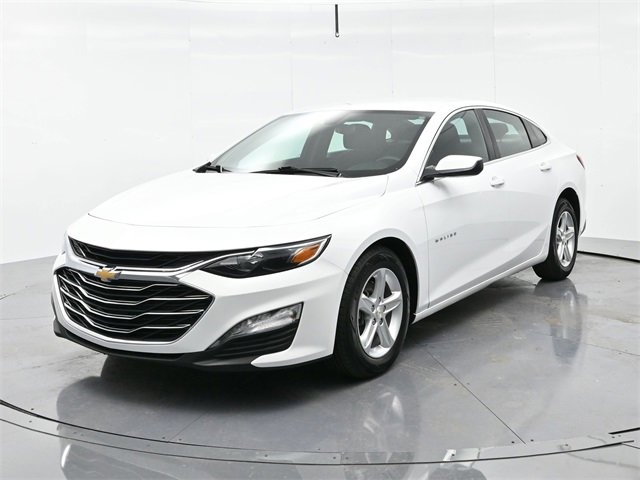 2024 Chevrolet Malibu 1LT photo 3