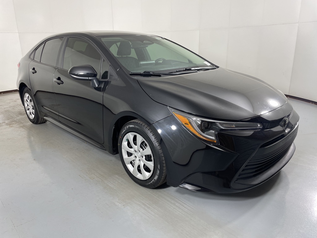 2024 Toyota Corolla LE photo 2