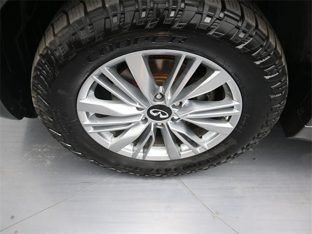 2019 Infiniti QX80 Luxe photo 12