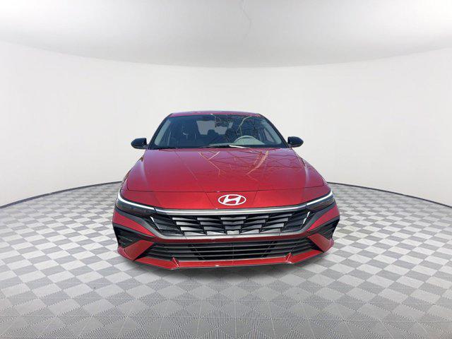 2025 Hyundai Elantra SEL Sport photo 2