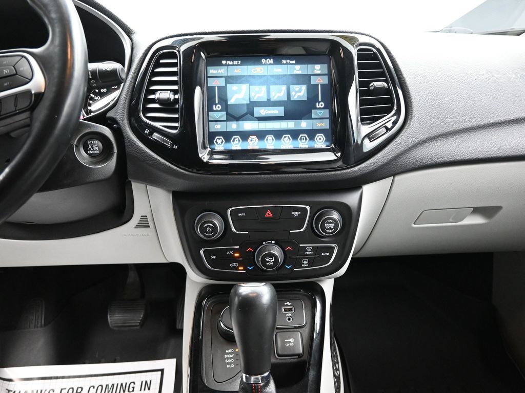 2018 Jeep Compass Limited photo 12