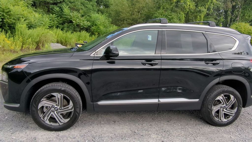 2022 Hyundai Santa Fe SEL photo 3