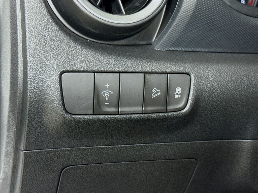 2023 Hyundai Kona SEL photo 14