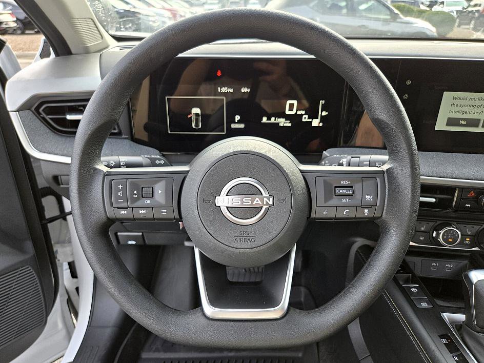 2025 Nissan Kicks SV photo 15