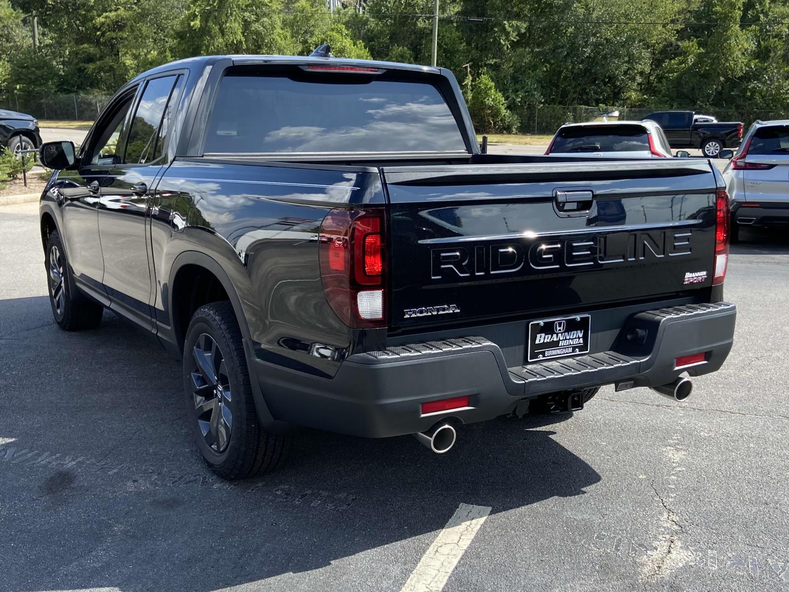 2024 Honda Ridgeline Sport photo 2