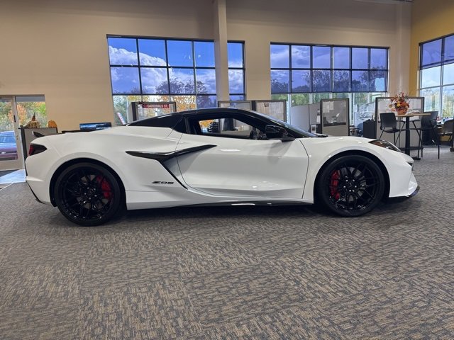 2026 Chevrolet Corvette Z06 3LZ photo 2