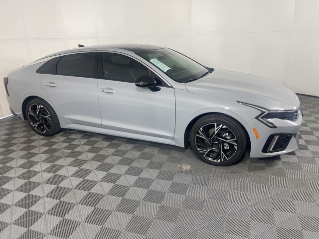 2025 Kia K5 GT-Line photo 6