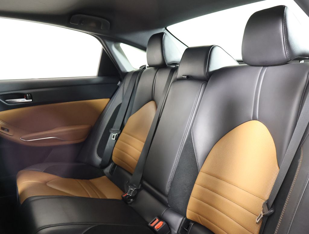 2022 Toyota Avalon Touring photo 14