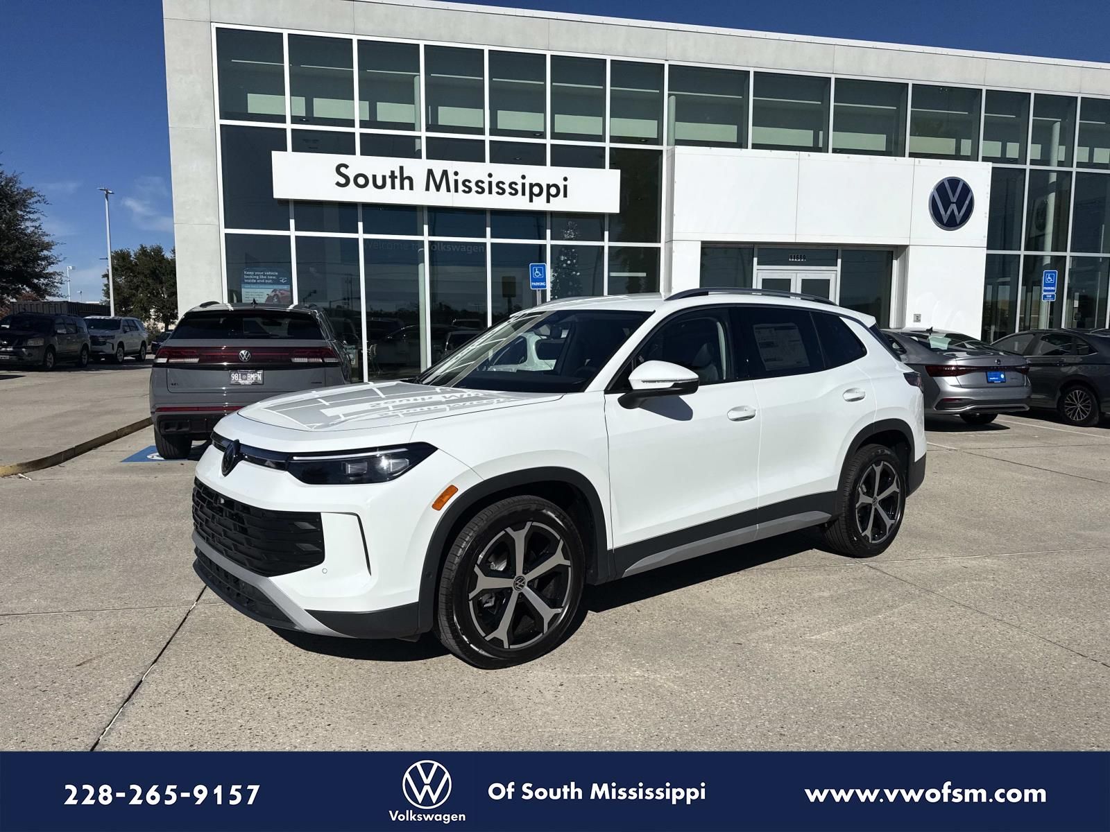 2026 Volkswagen Tiguan SE's photo