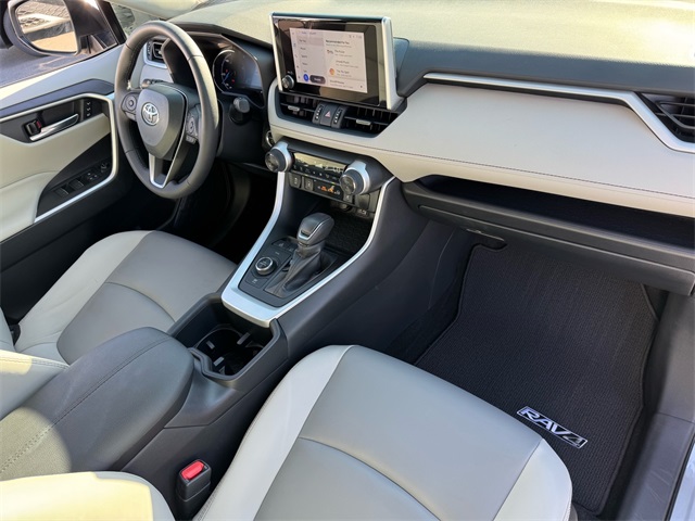 2024 Toyota RAV4 Hybrid XLE Premium photo 15