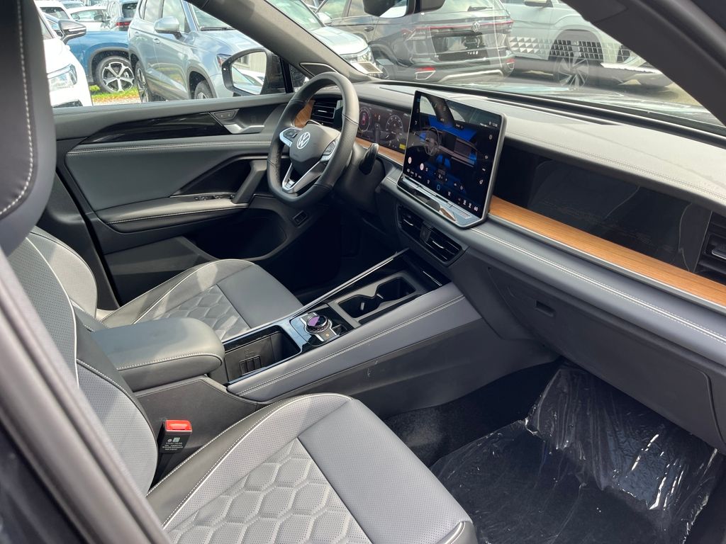 2025 Volkswagen Tiguan SEL R-Line Black photo 20