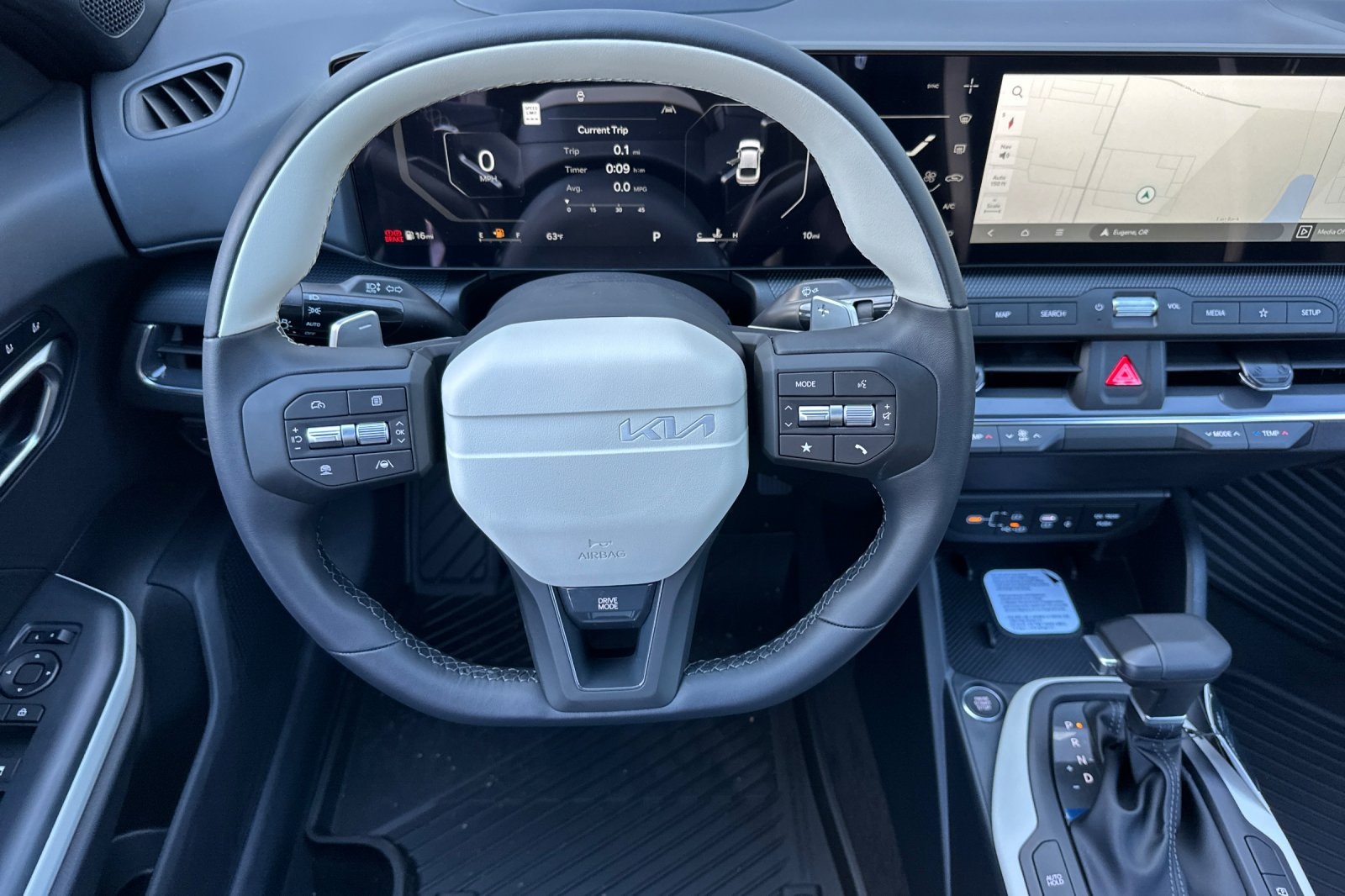 2025 Kia K4 GT-Line photo 10
