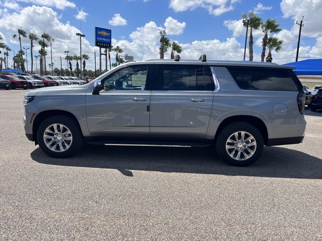 2026 Chevrolet Suburban Premier photo 4