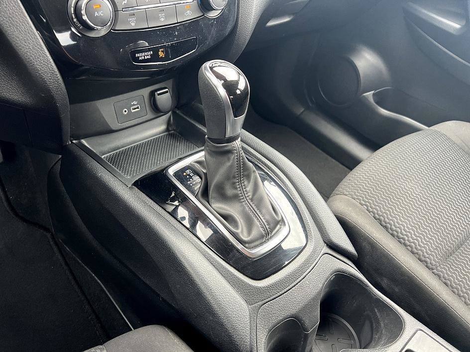 2022 Nissan Rogue Sport S photo 22