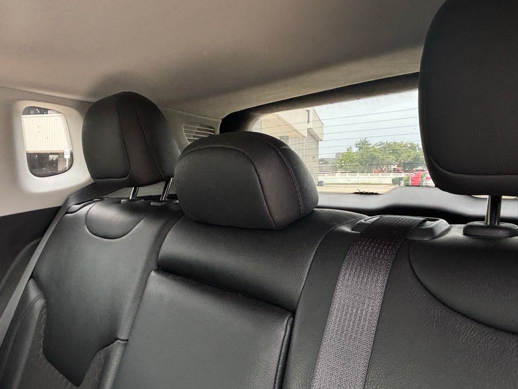 2021 Jeep Compass Altitude photo 13