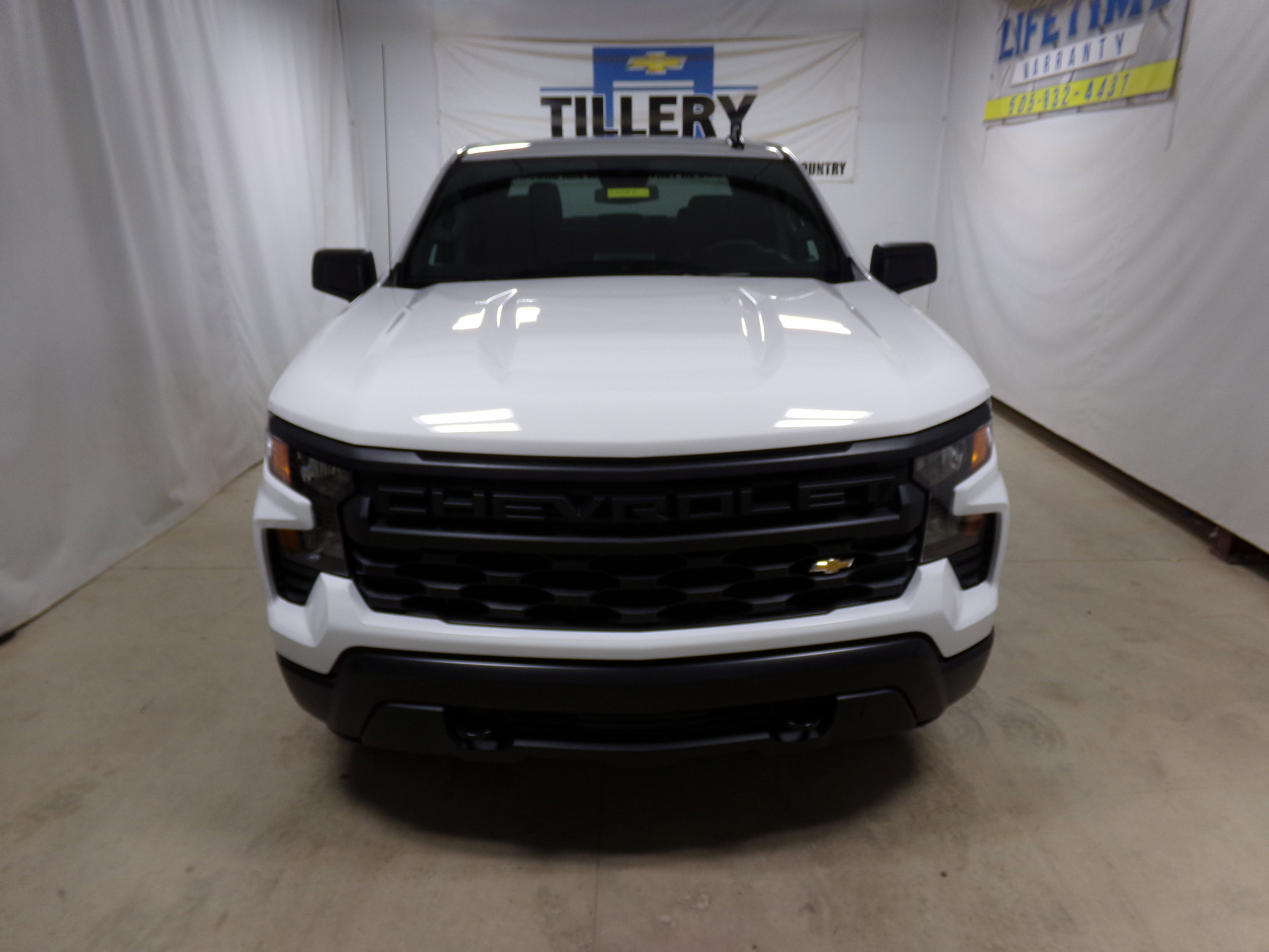 2026 Chevrolet Silverado 1500 photo 2