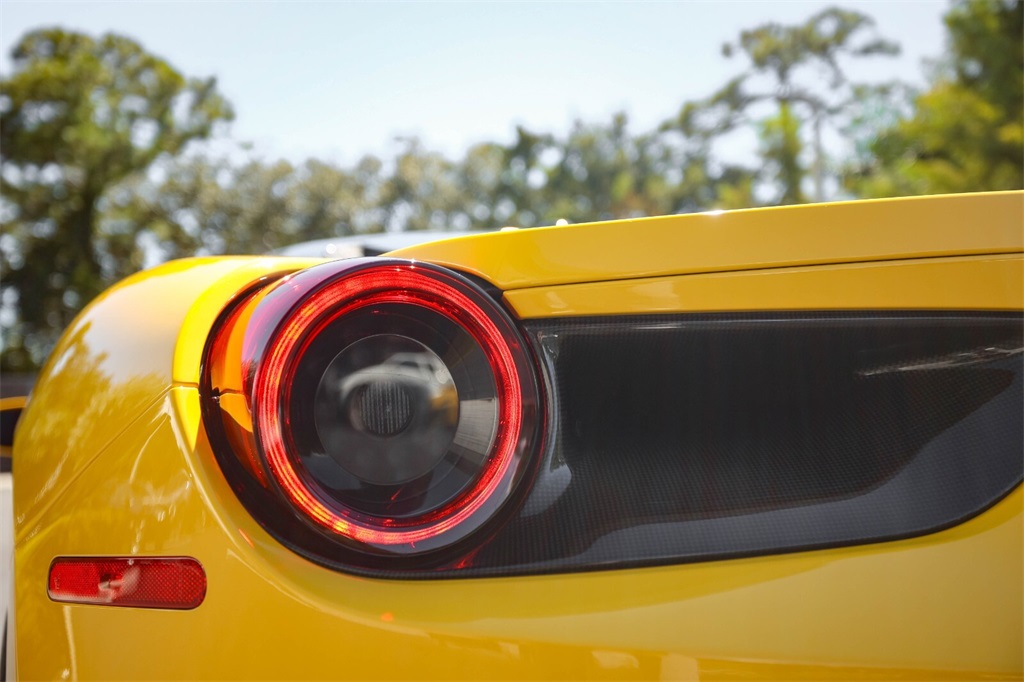 2016 Ferrari 488 GTB photo 16