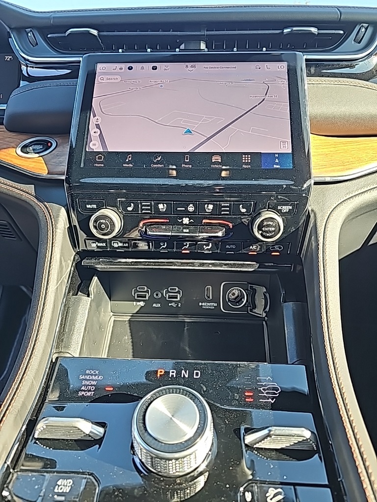2025 Jeep Grand Cherokee Summit Reserve photo 11