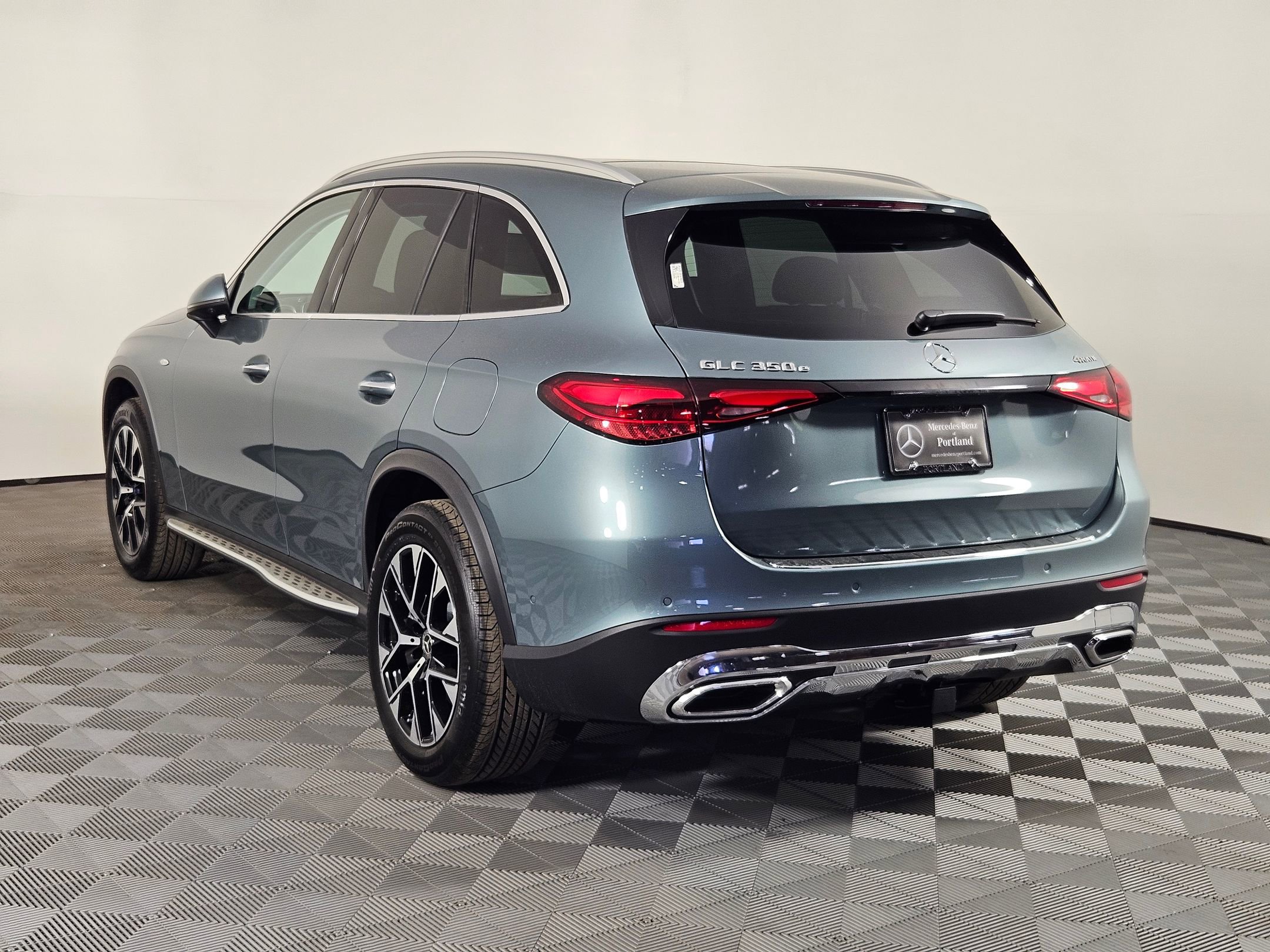 2025 Mercedes Benz GLC 350e 4MATIC photo 2