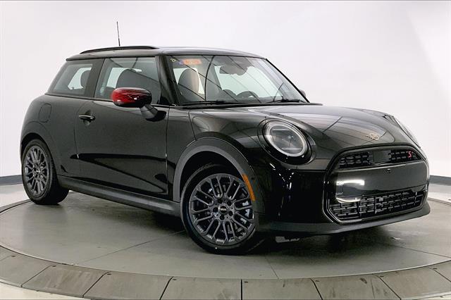 2025 MINI Hardtop 2 Door S's photo