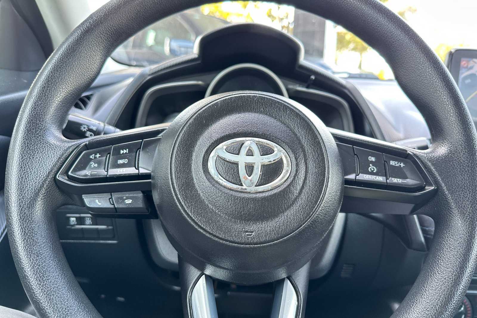 2020 Toyota Yaris LE photo 23