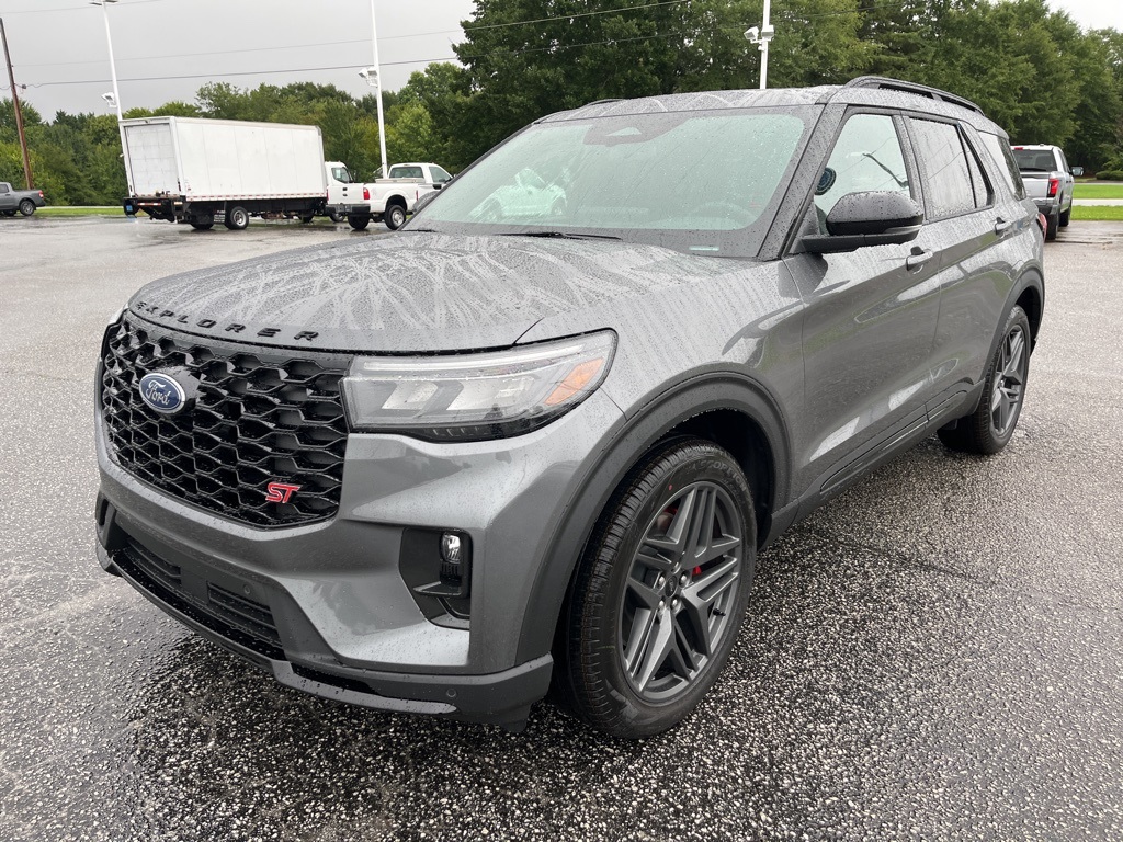2025 Ford Explorer ST's photo