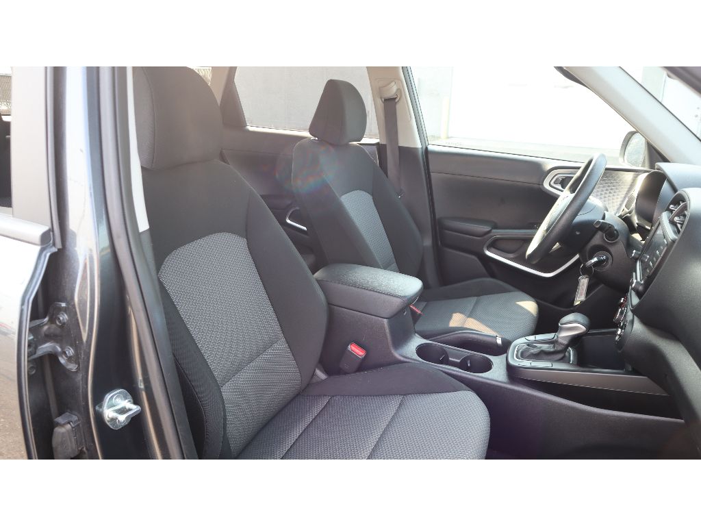 2023 Kia Soul LX photo 17