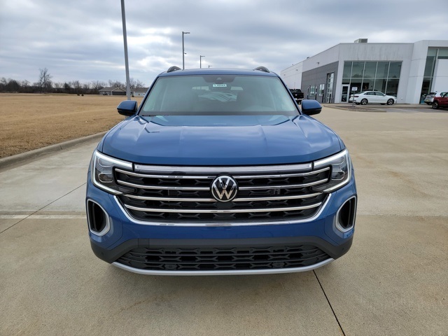 2025 Volkswagen Atlas SE Technology photo 2