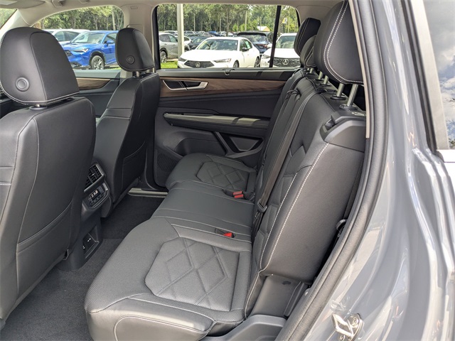 2026 Volkswagen Atlas SEL photo 14