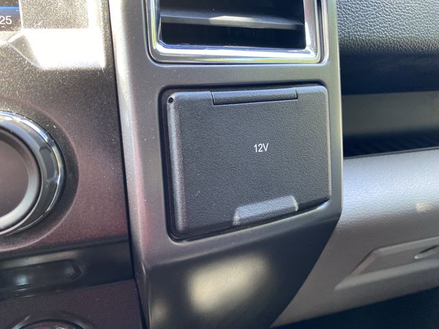 2015 Ford F-150 XLT photo 30