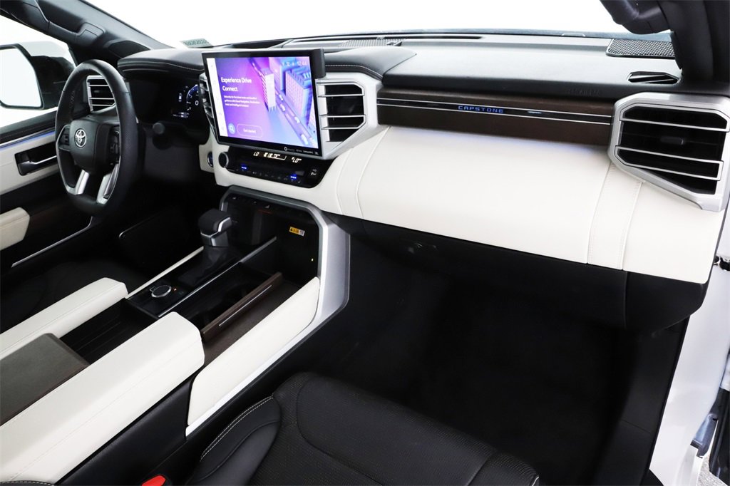 2024 Toyota RAV4 LE photo 35