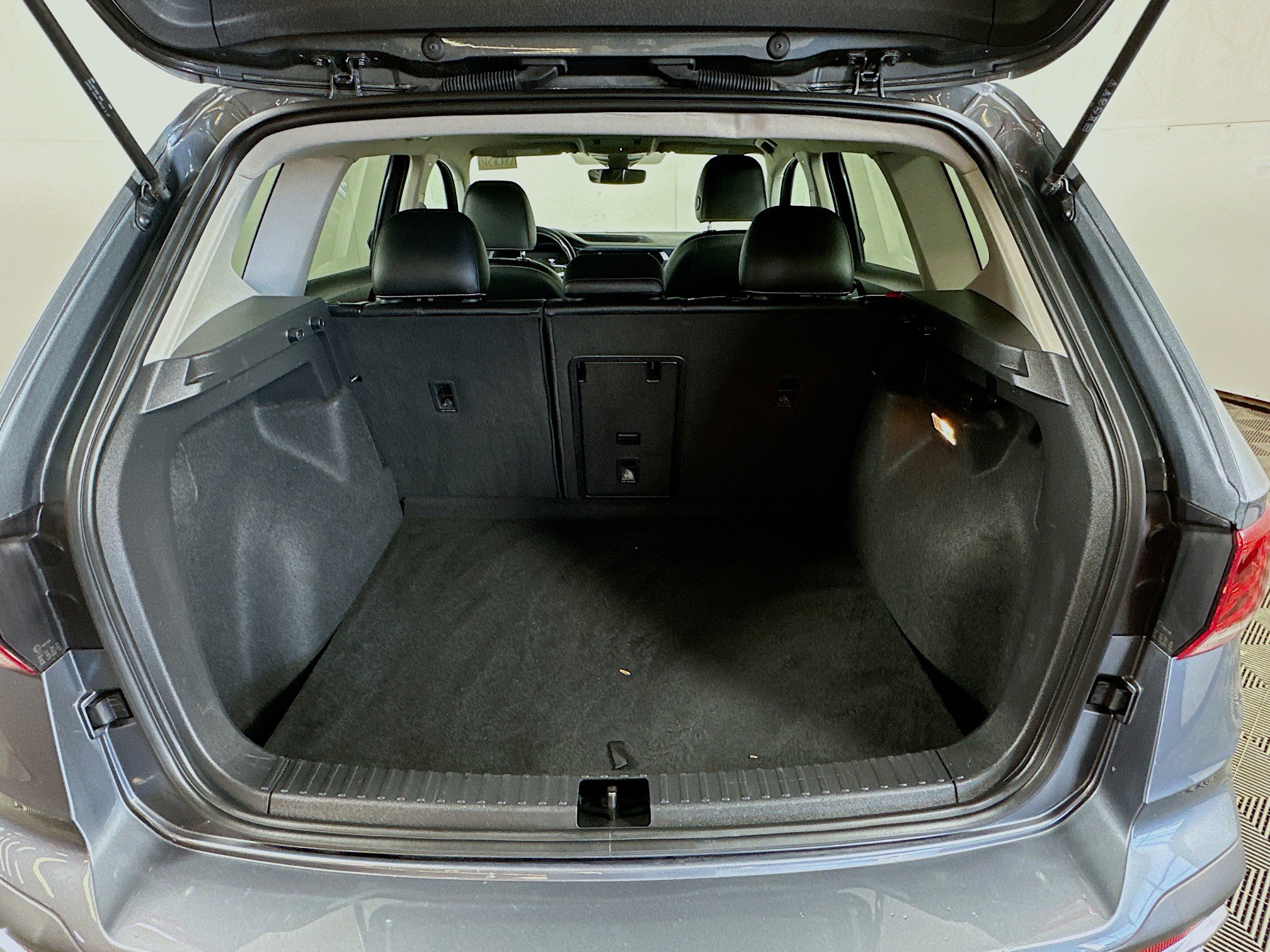 2023 Volkswagen Taos SE photo 20
