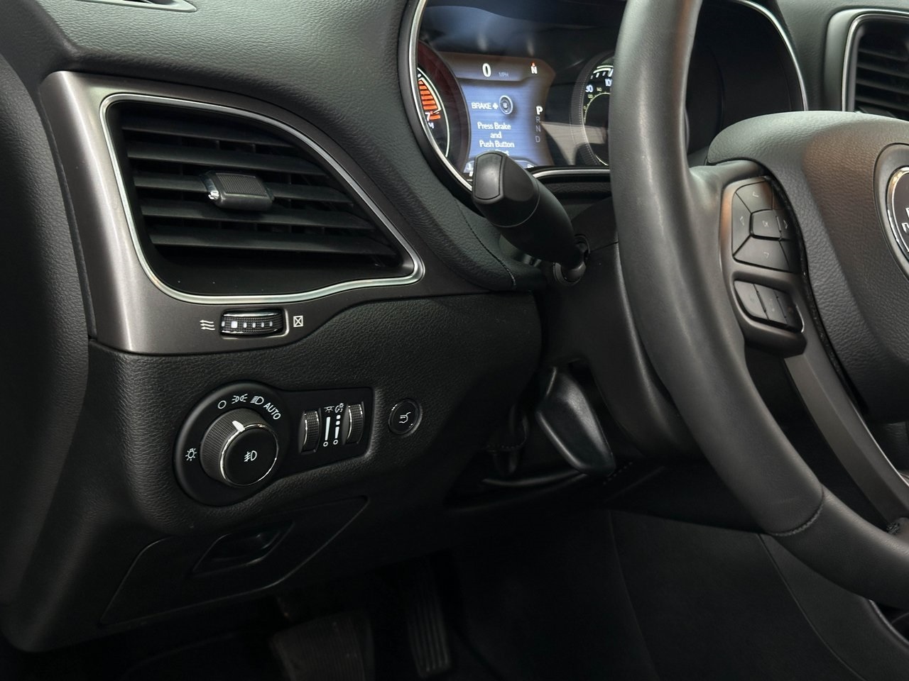 2022 Jeep Cherokee Latitude Lux photo 22