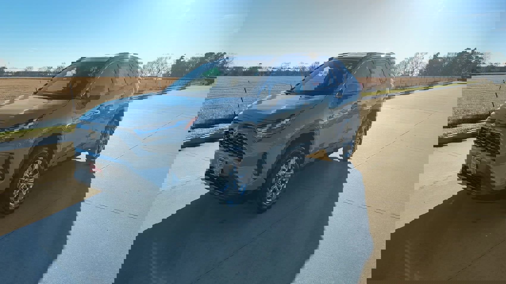 2022 Toyota RAV4 XLE photo 4