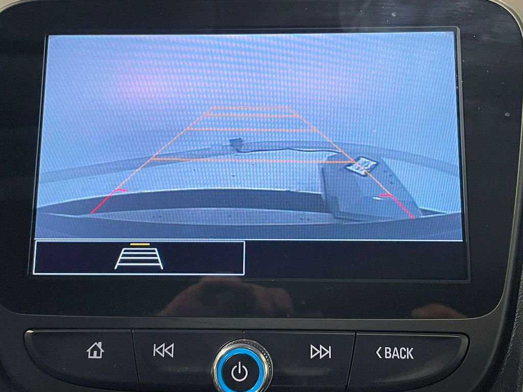 2022 Chevrolet Malibu LS photo 3