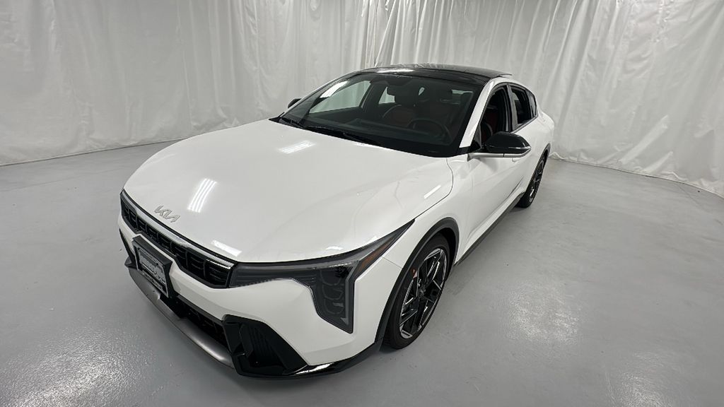 2025 Kia K4 GT-Line photo 7
