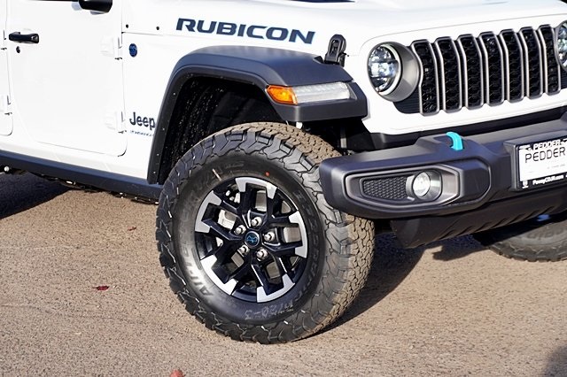 2025 Jeep Wrangler Rubicon 4xe photo 4