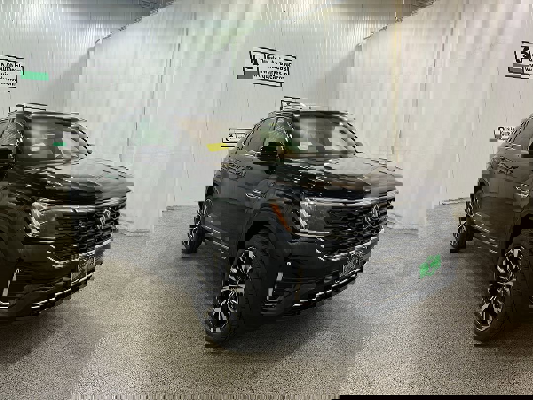 2026 Volkswagen Atlas Cross Sport SEL Premium R-LINE's photo