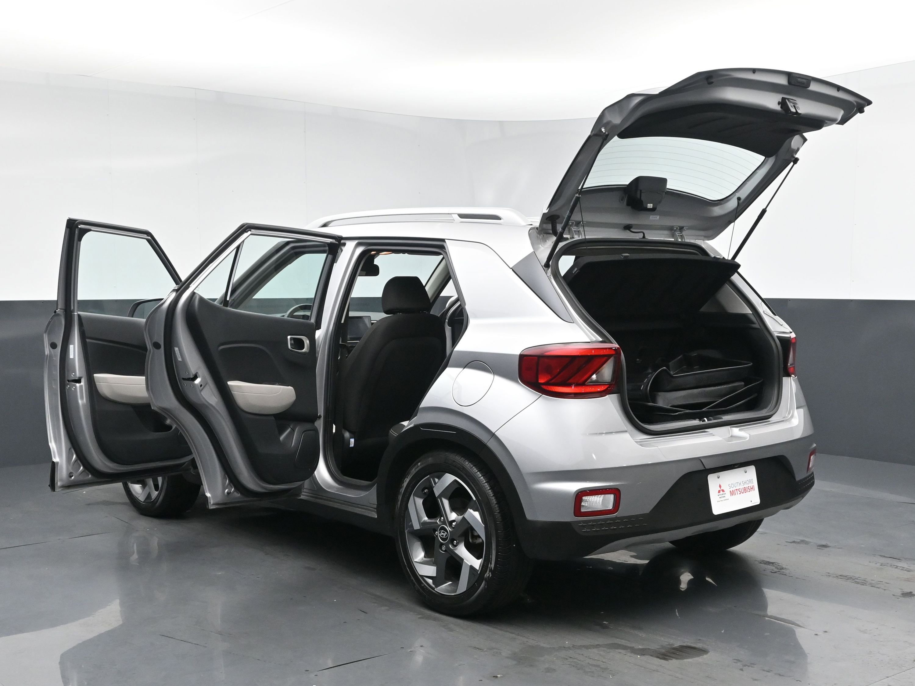 2023 Hyundai Venue SEL photo 29