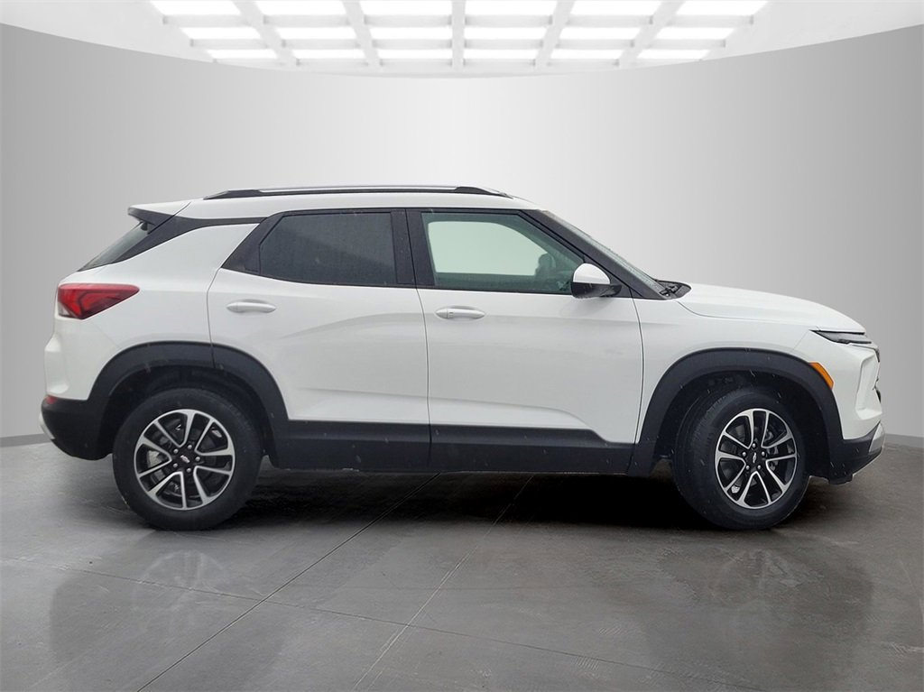 2026 Chevrolet Trailblazer LT photo 3