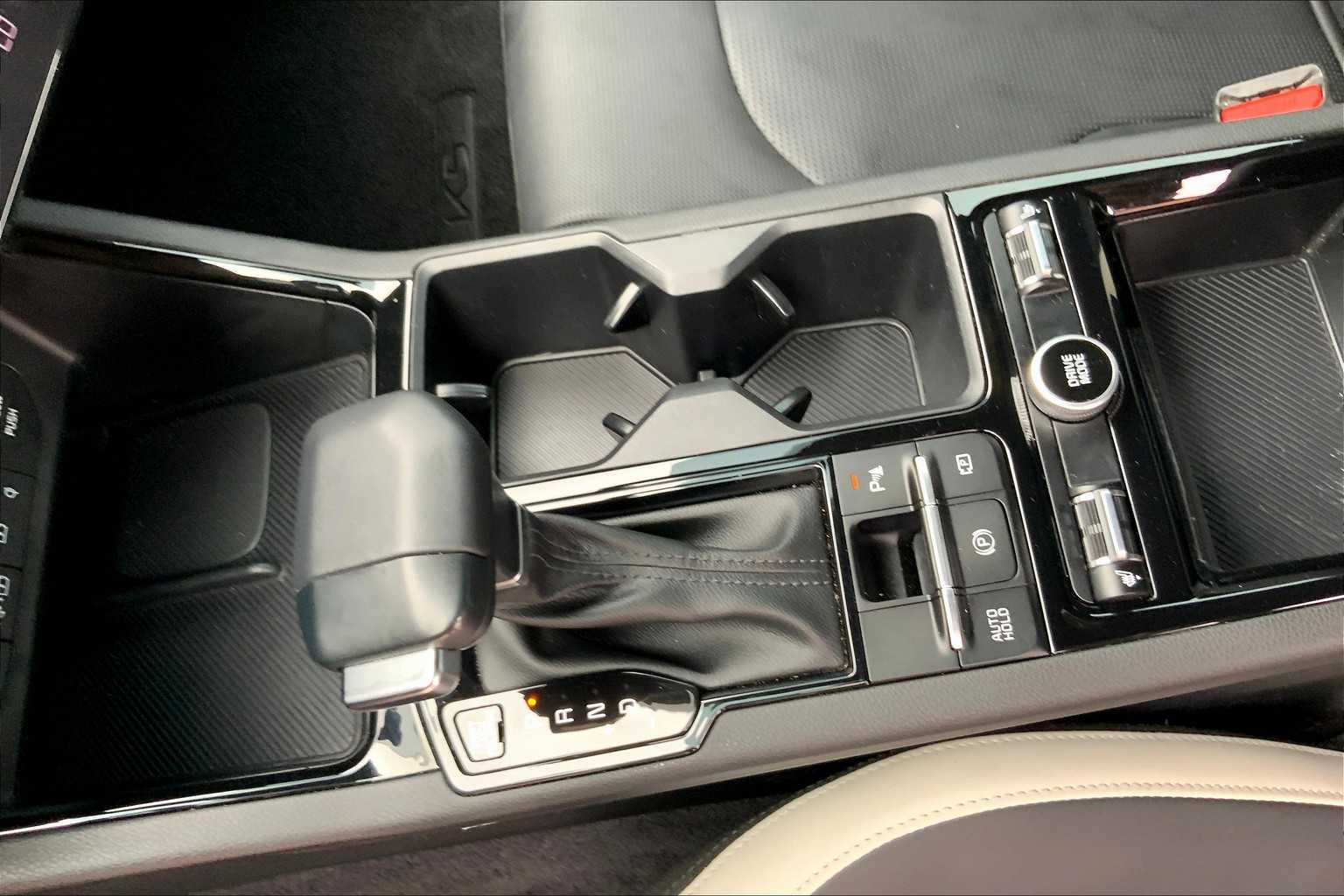 2025 Kia K5 GT-Line photo 15