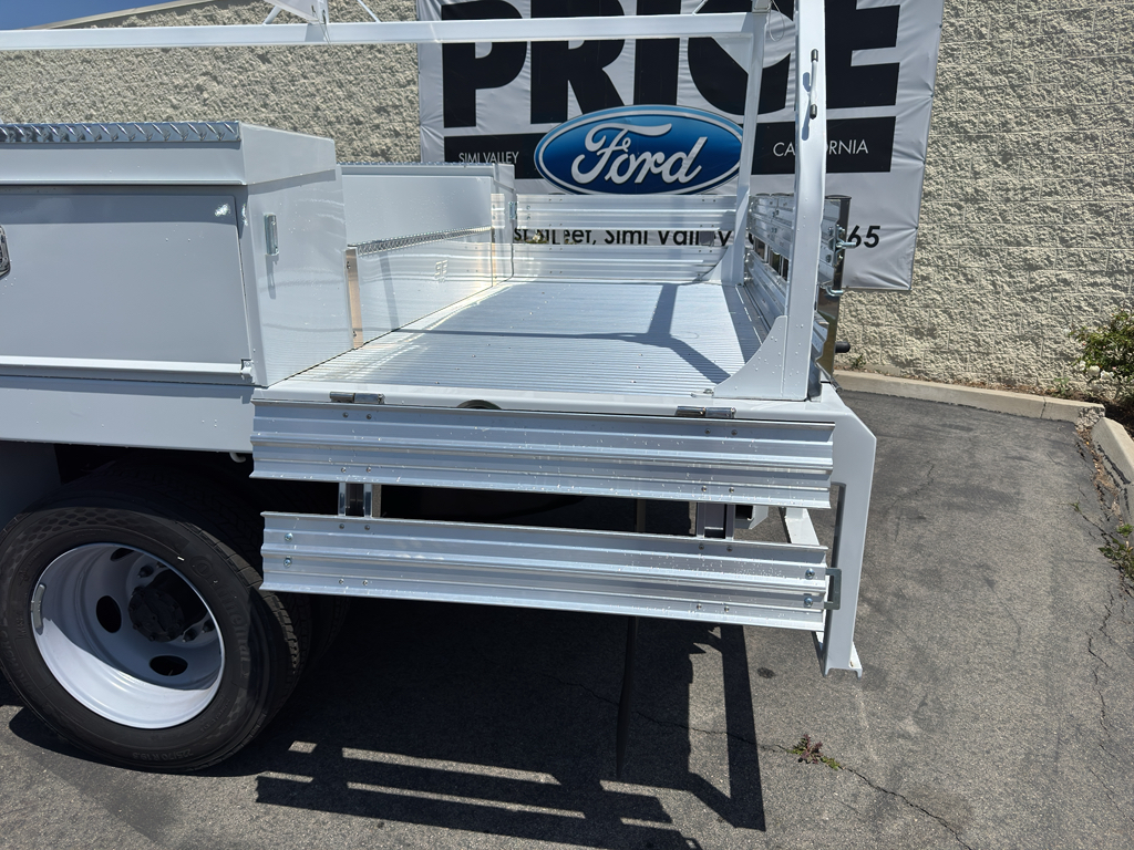 2024 Ford F-450 photo 6