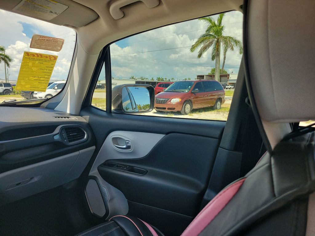 2022 Jeep Renegade Latitude photo 10
