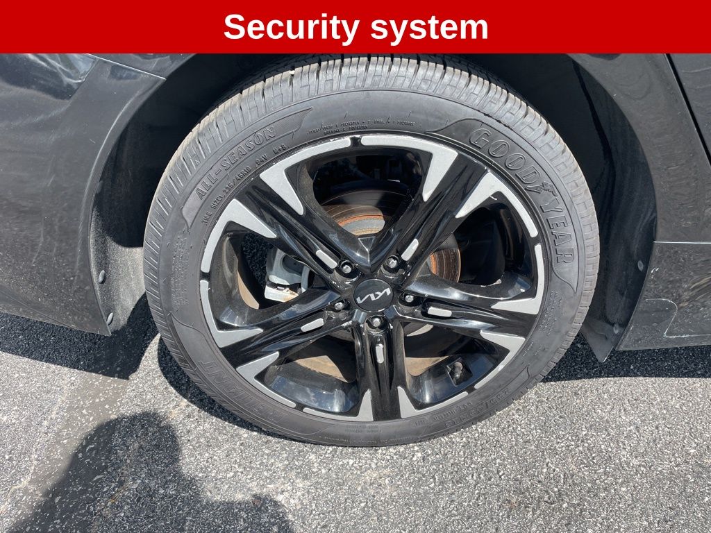 2022 Kia K5 GT-Line photo 11