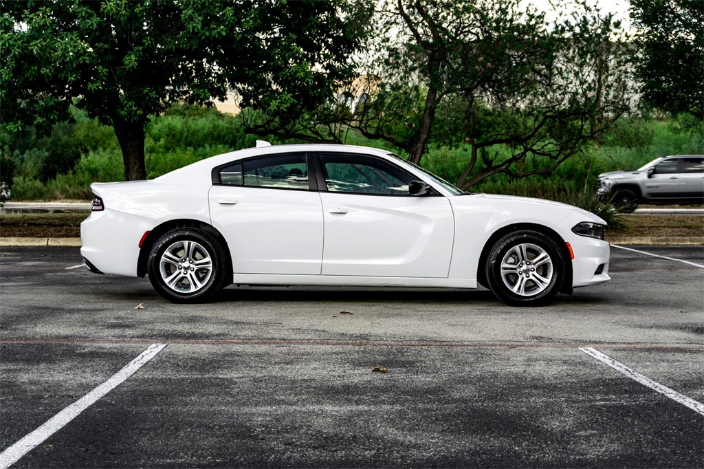 2023 Dodge Charger SXT photo 4
